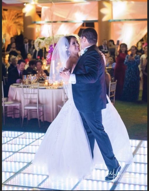 El primer baile como esposos - 1