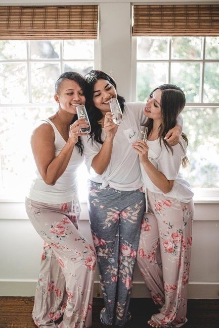 15 Ideas de Batas y no batas para las Damas de Honor 20
