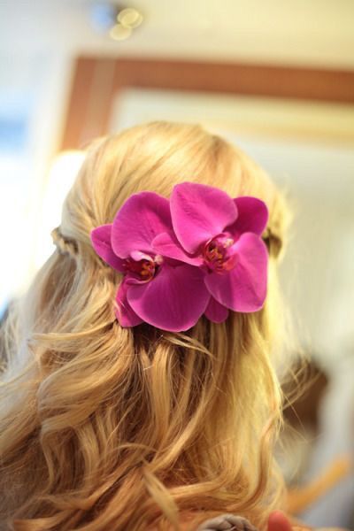 Peinados para una boda tropical🌺 14