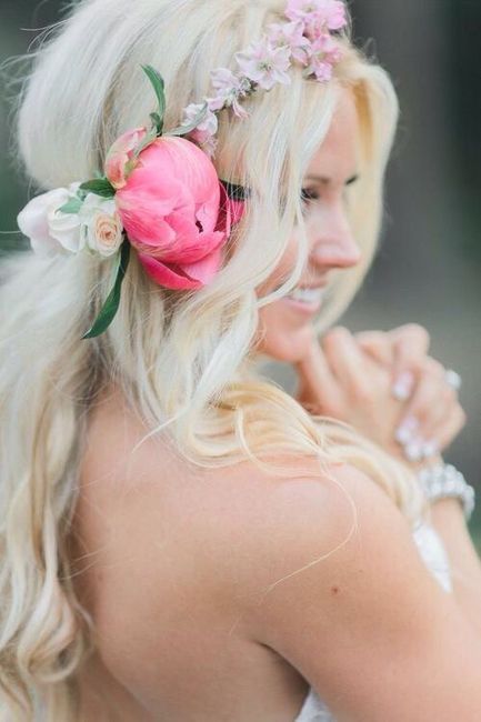 Peinados para una boda tropical🌺 16