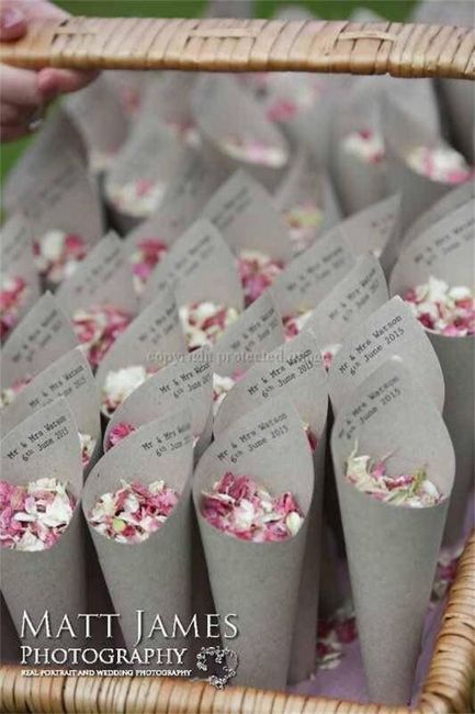¿Qué lanzar a los novios al final de la ceremonia? 4