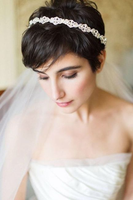 Peinados para novias con cabello cortito. 👰🏻 15