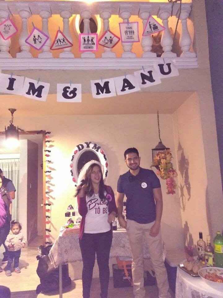 el y yo dándo la bienvenida