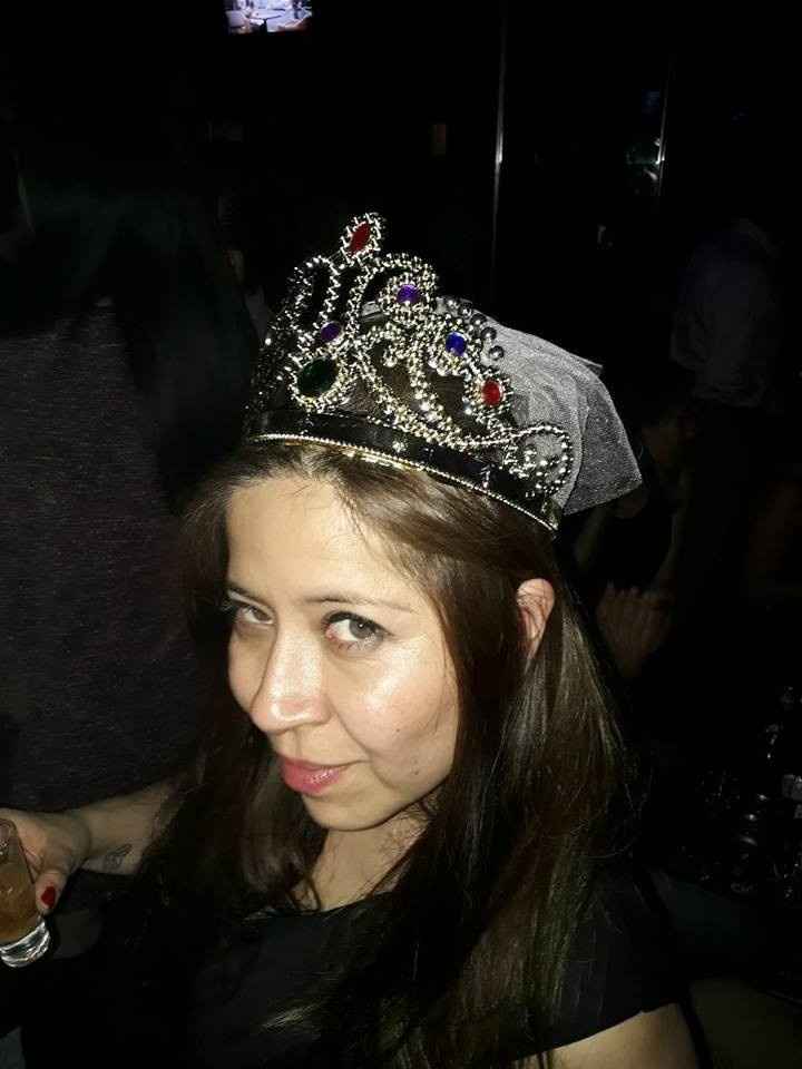 HASTA ME HICIERON MI VELITO CON CORONA Y TODO JAJAJ