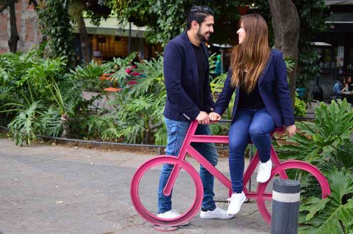 ECHANDO NOVIO EN LA BICI DE LA CONDESA