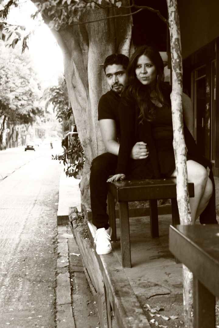 NUESTRA BANQUITA EN LA QUE PLATICAMOS DURANTE HORAS EN LA CONDESA