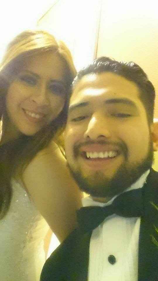 felices antes de que nos presentaran en un cuartito que nos quedamos mientras topmábamos algo :)