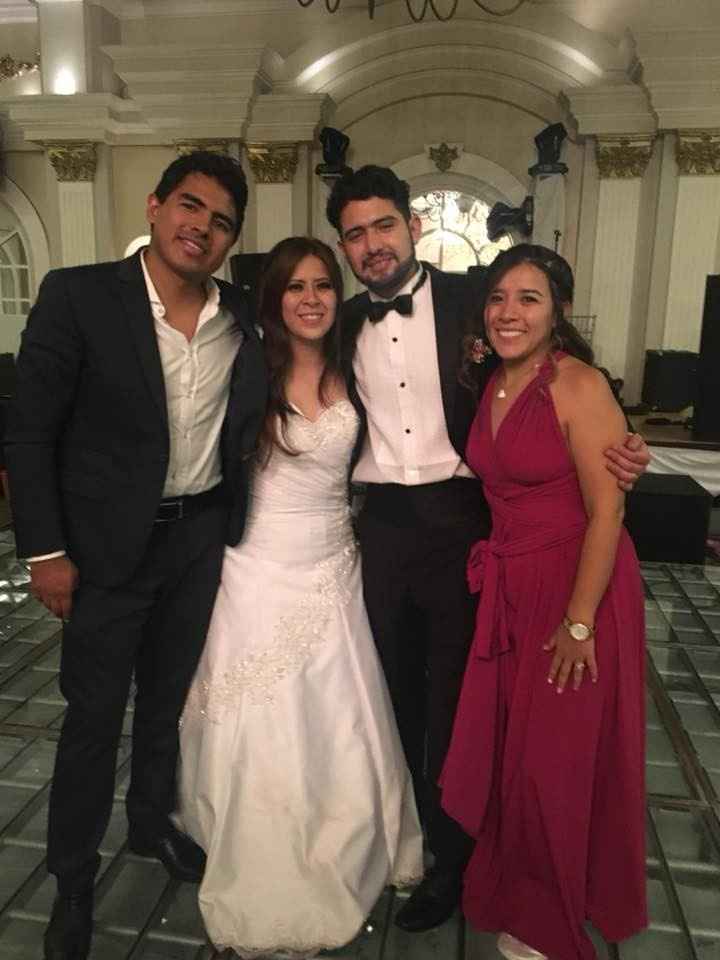 en esta foto se me ve la pancita t e verdad el vestido se ve bastante largo !!!!