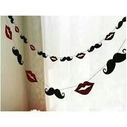 HICIMOS TAMBIÉN BIGOTITOS Y BESITOS DE FOAMY