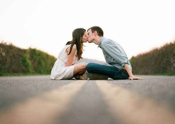 y la foto del beso??