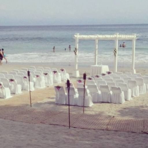 GAZEBO EN LA PLAYA