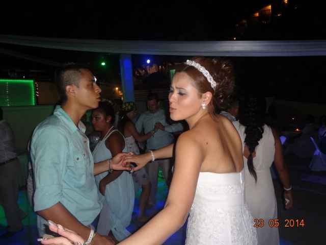 BAILE Y BAILE