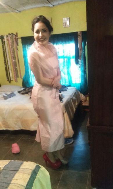 Mi hermana tiene su vestido para ser mi dama - 1