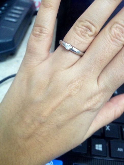 Presuman su anillo de compromiso!! - 2
