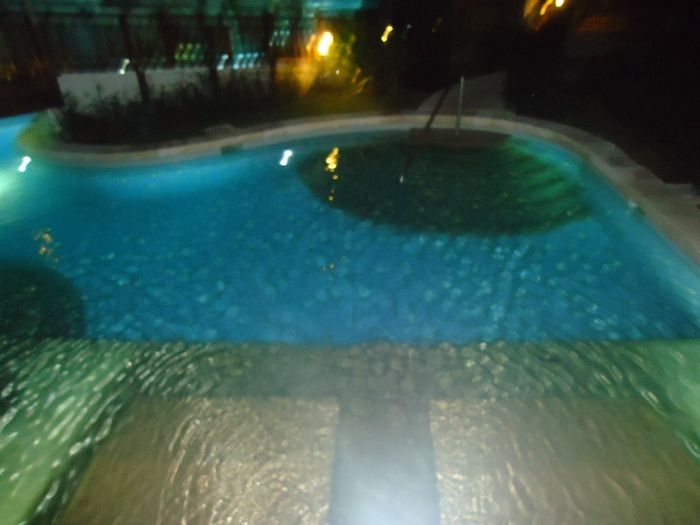 Vista de nuestra ebtrada a la piscina 