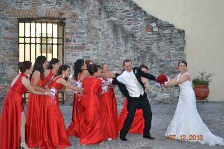 JALANDO AL NOVIO