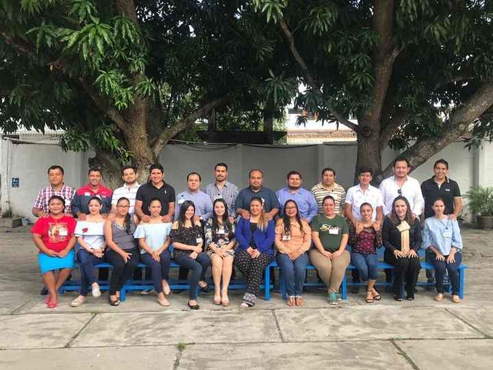 Foto grupal de las parejas que tomamos el retiro