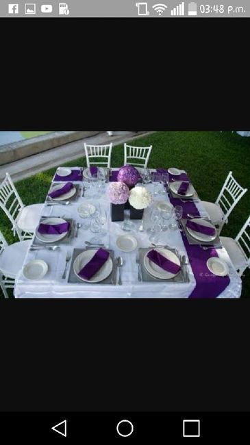 Ideas de centros de mesa en tonos morados - 1