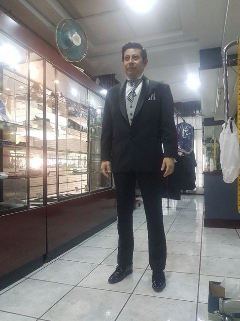 Le dicen que si al traje! 👔👓❤ - 1