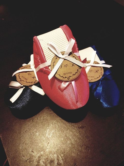 Llevas unos tacones monisimos pero no sirven para bailar! 👠🖤 4