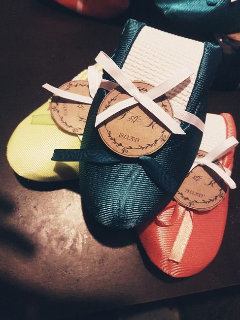 Llevas unos tacones monisimos pero no sirven para bailar! 👠🖤 5