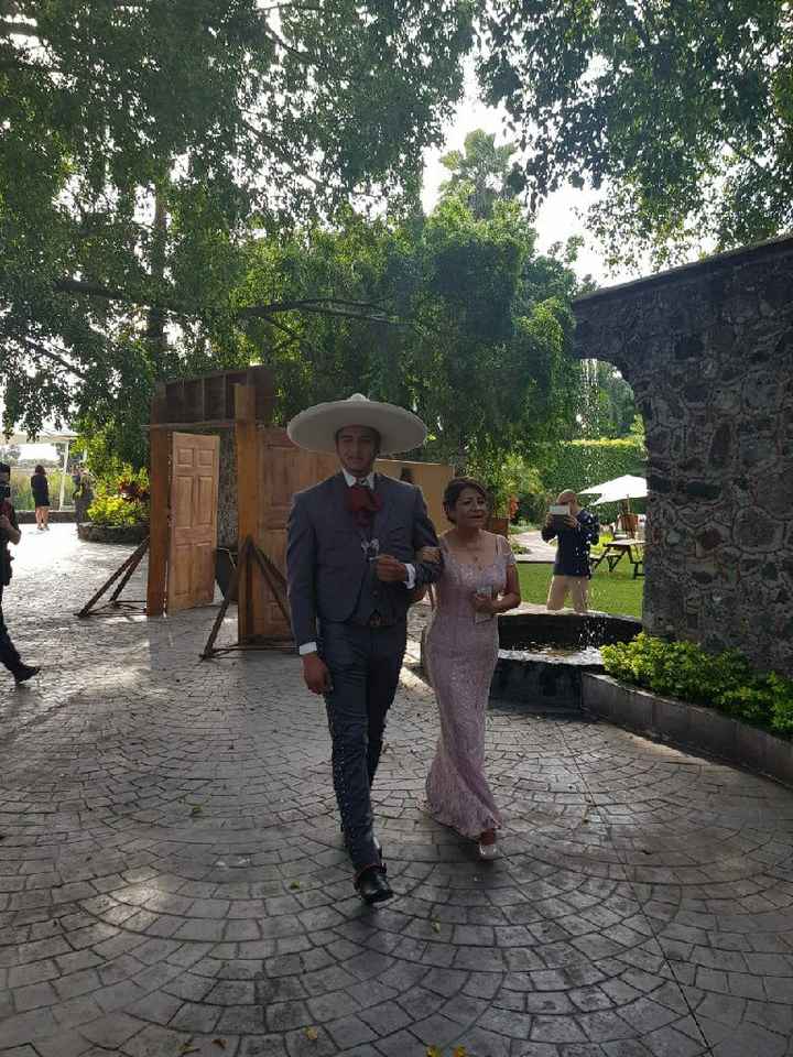 Aquí viene el novio! La llegada del que es mi príncipe azul💙 - 4