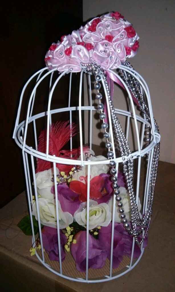 Una linda jaula ¿donde la colocarian mesa novios o pastel? - 4