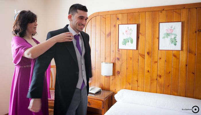 Terminando de vestirse