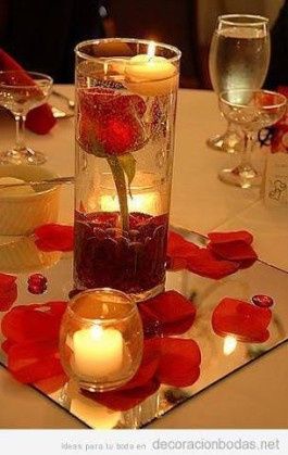 Floreros y velas flotantes