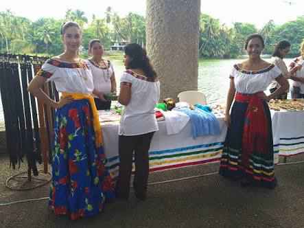 Ayuda con vestido mexicano! - 1