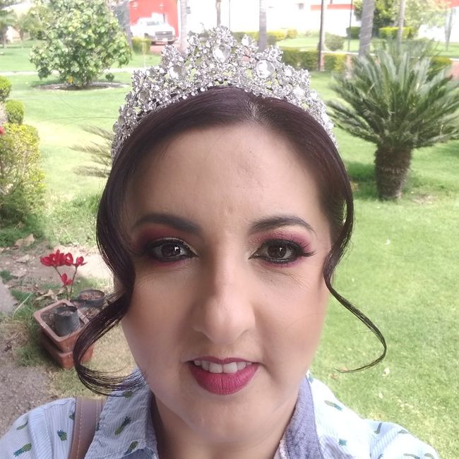 "Bride's Tiara y/o Corona, Tocado o Azar" 2