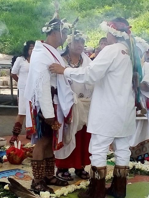 a punto d que nos amarren para ser solo uno con el Universo!