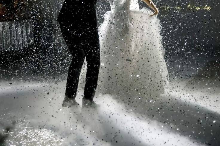 Lluvia de papel metalizado