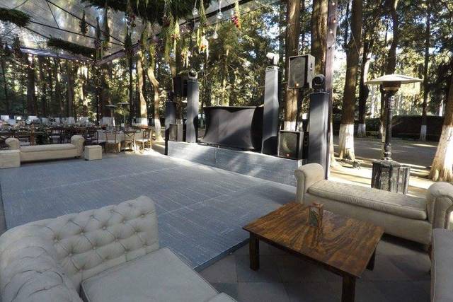 Decoración aérea y mobiliario