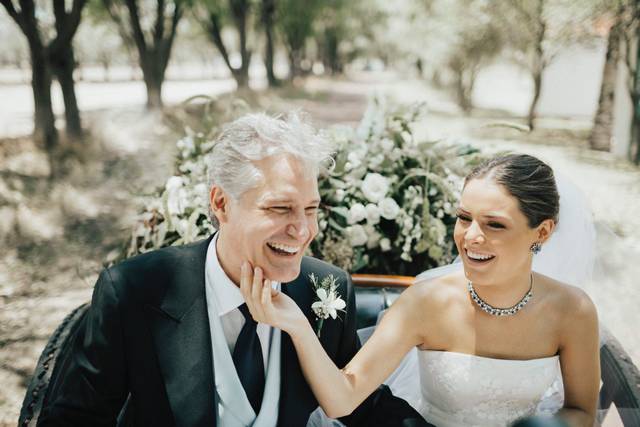 Papá e hija camino al altar