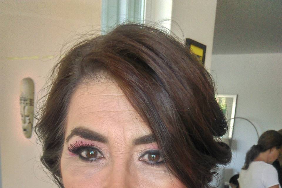 Adriana vique makeup