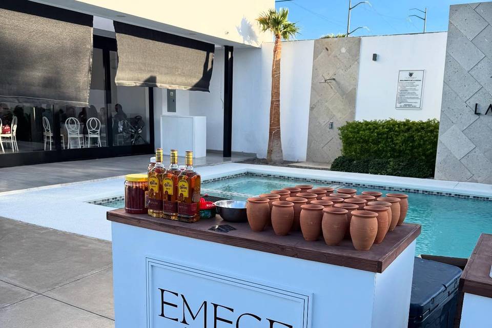 Emece Deluxe Bars