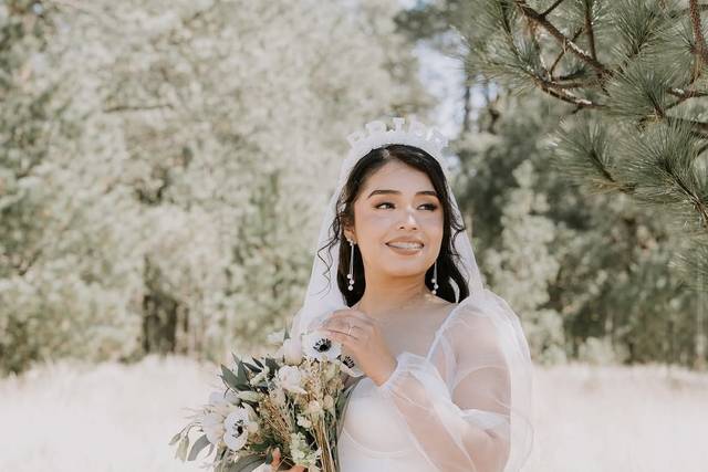 Novia con vestido corto