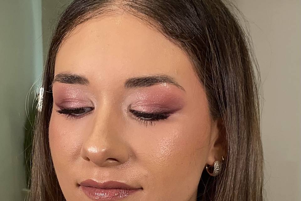 Maquillaje rosas y café