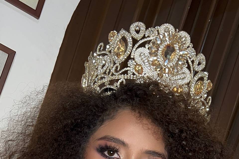 Makeup con delineado glitter