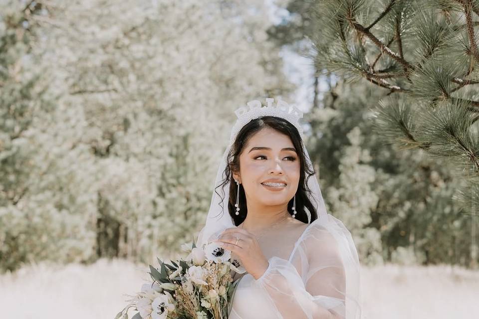 Novia con vestido corto