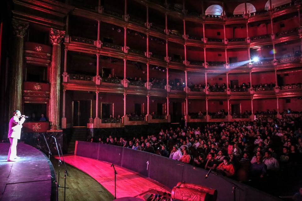 B Caramelo en el Teatro  Degollado