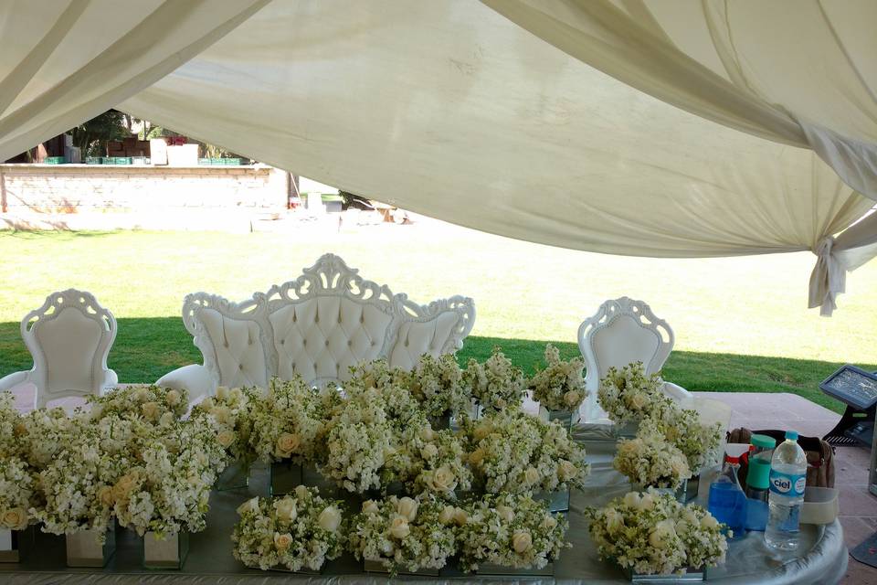 Mesa de novios con espejo negro