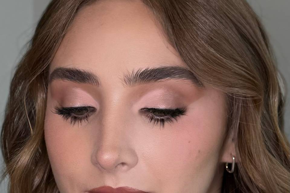 Moni Cisneros Makeup
