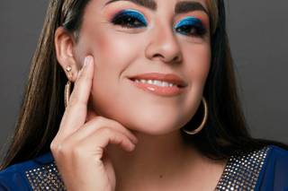 Paola Vargas Makeup & Nail Artist