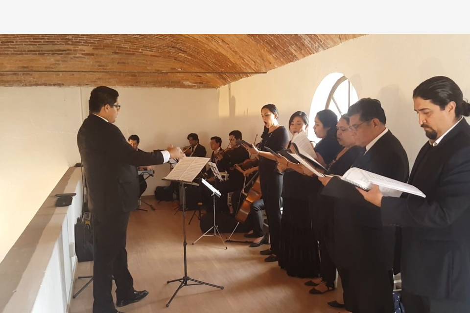 Coro y pequeña orquesta