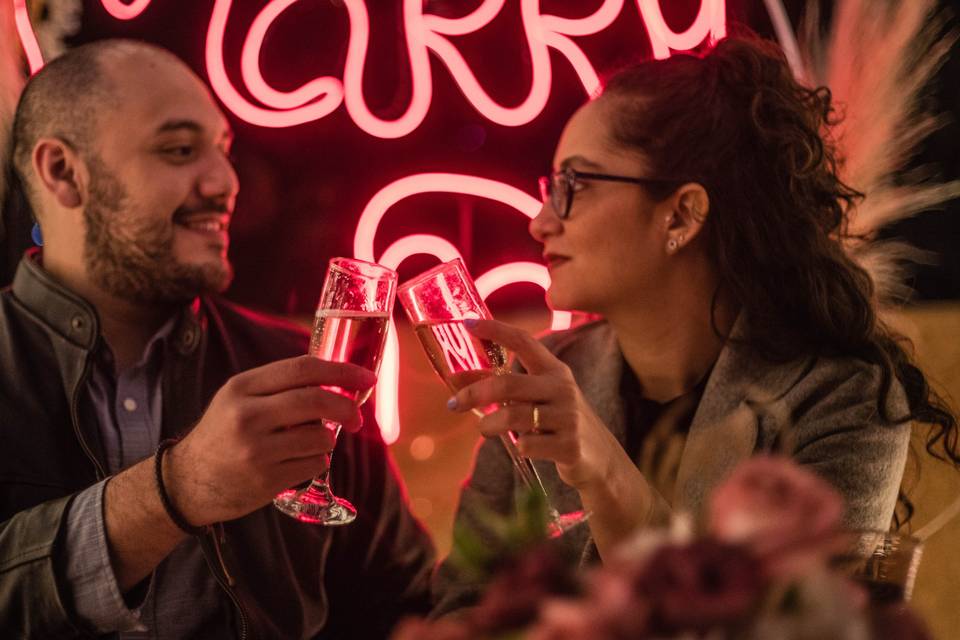 Cena romántica pedida de mano