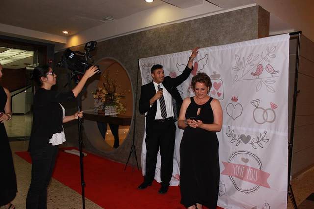 Alfombra roja y locución