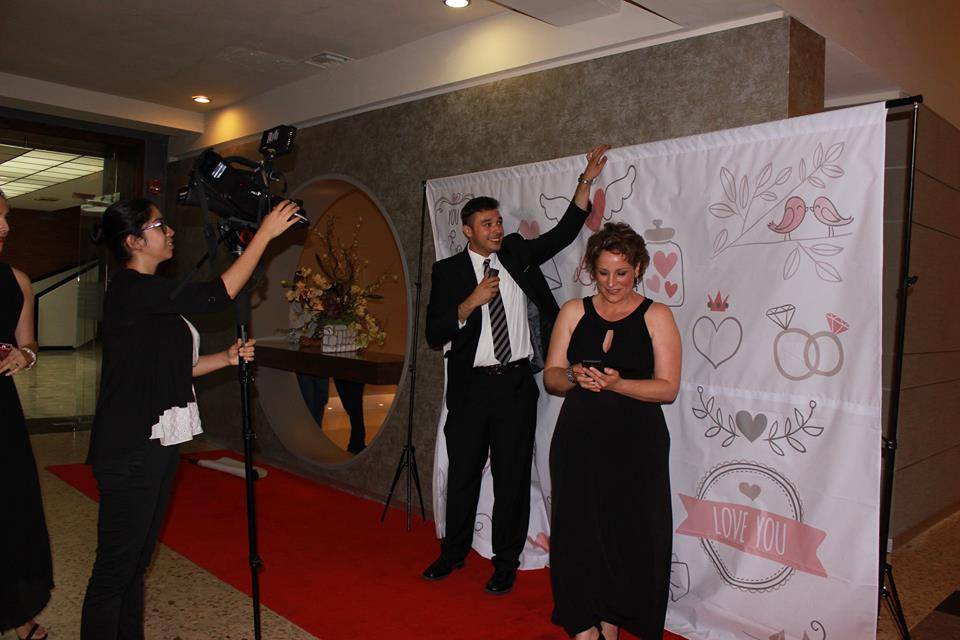 Alfombra roja y locución