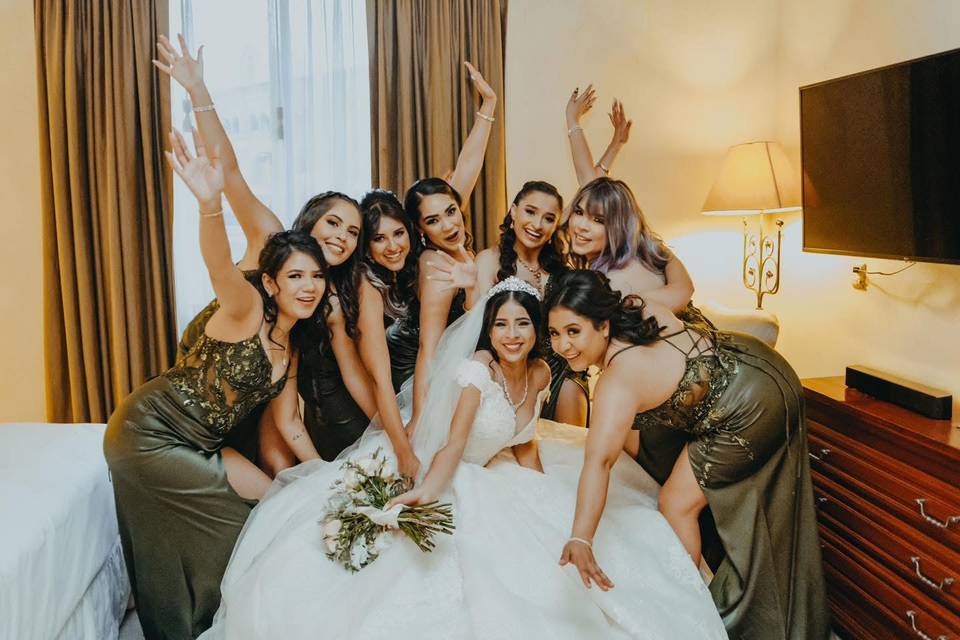 Novia y Damas